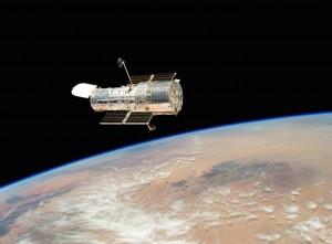 hubble_overtheearth2